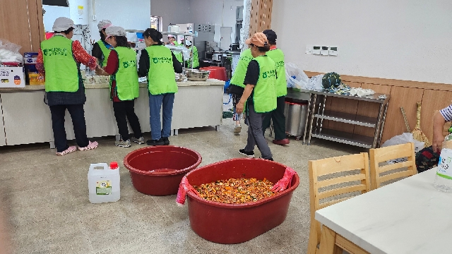 2024년 농가주부모임 고령조합원 및 독거조합원 반찬봉사 대표 이미지